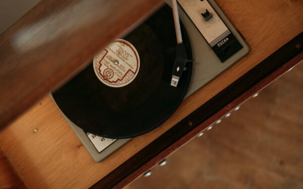 How vinyl records quietly survived the CD era and came back again