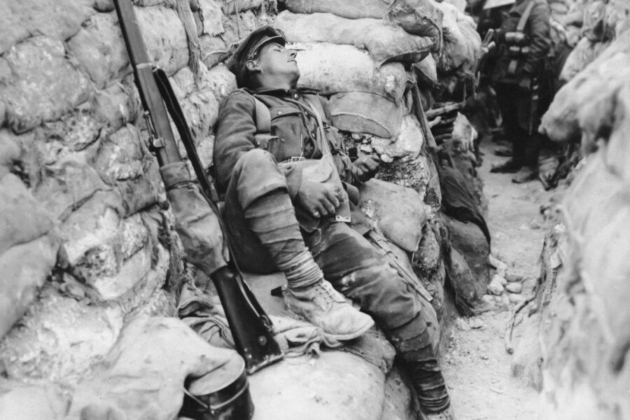 Wwi trench soldiers mud barbed wire