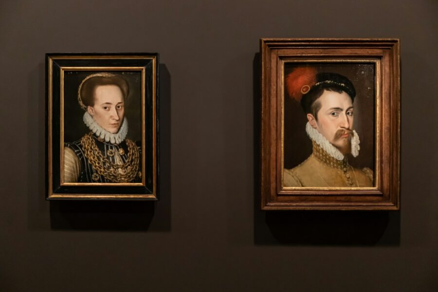 Renaissance painting gallery portrait frames