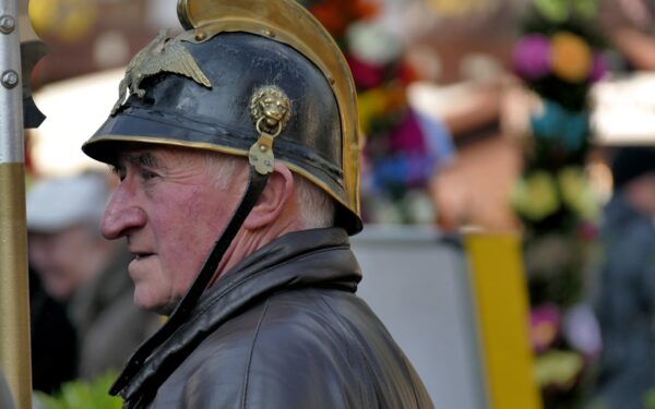 What a Roman legionary carried into battle