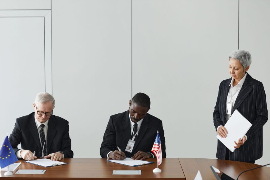 Diplomats signing treaty