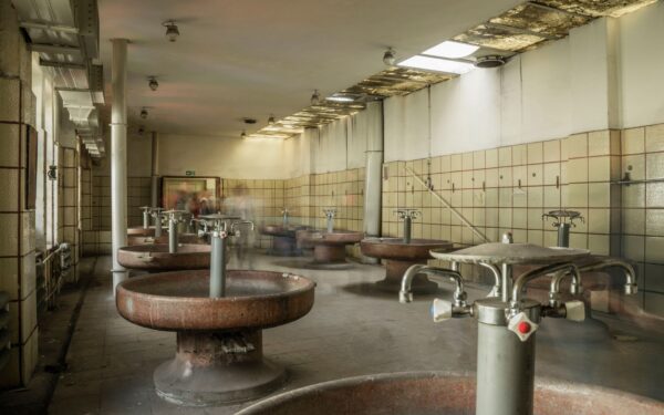 How Victorian public baths brought cleaner cities and new urban habits