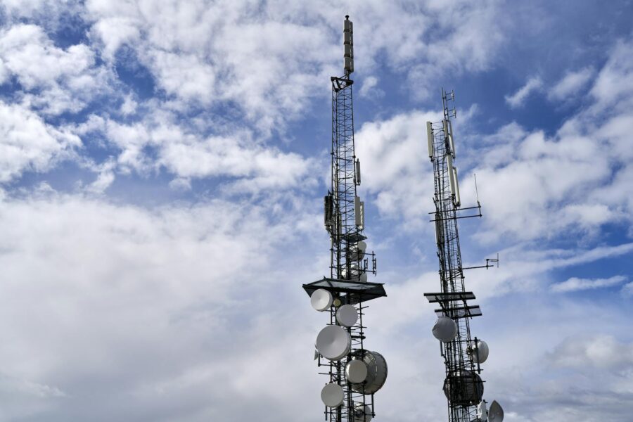 Historic radio transmitter building antennas