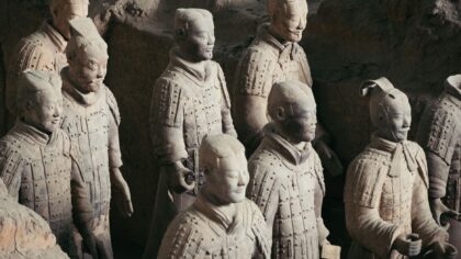 Why the terracotta warriors march in silence: power, afterlife and craft in Qin China