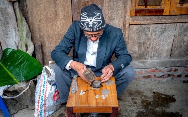 How early coins and cowrie shells shaped everyday money habits