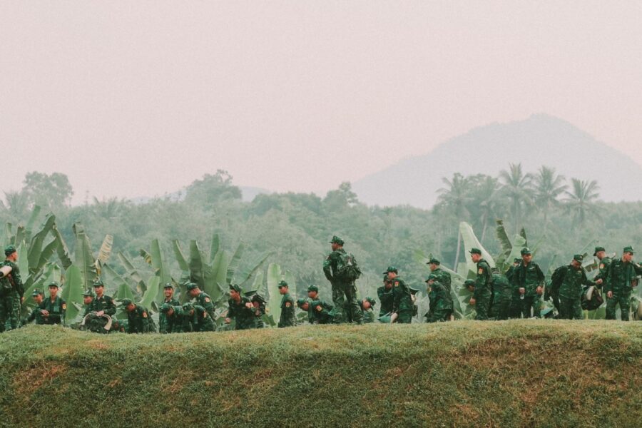 Vietnam jungle soldiers