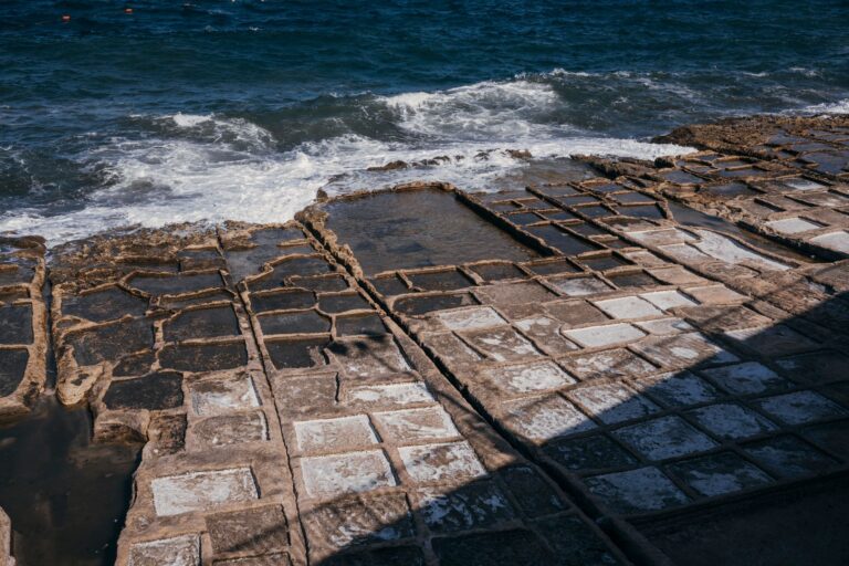 Evaporation salt pans