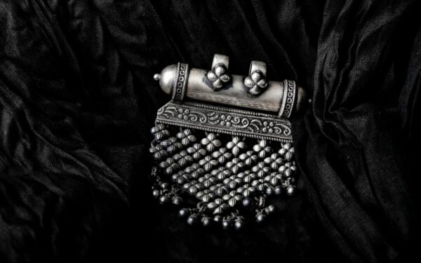 How Victorian hair jewelry turned grief into wearable memory
