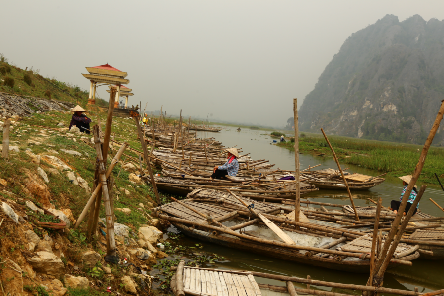 Riverbank bamboo villagers