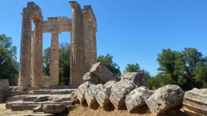 Why ancient oracle temples mattered and how people used them to make decisions